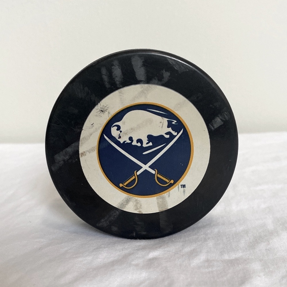 NHL Buffalo Sabres Hockey Puck